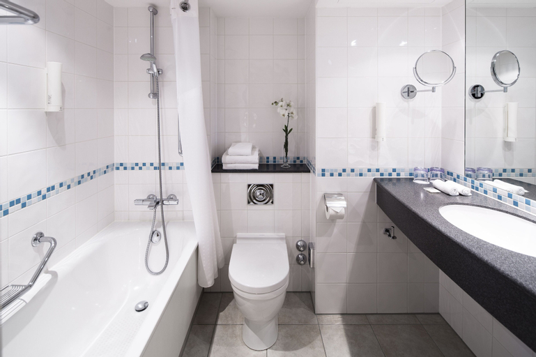 Bathroom 24