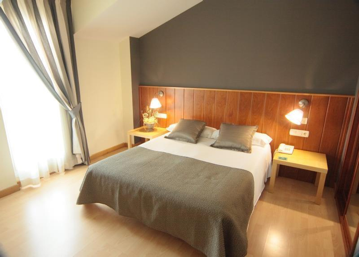 Bedroom 3, Iriguibel, Navarra