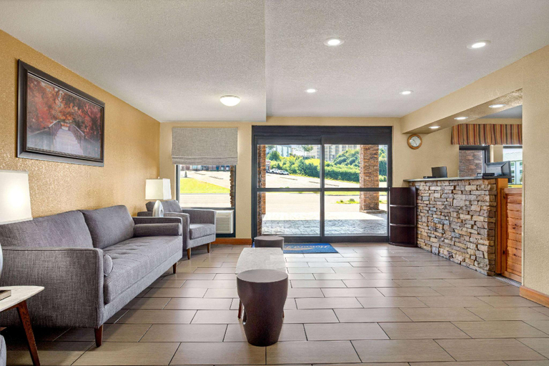 Public Area 2, Howard Johnson by Wyndham Pigeon Forge, Sevier