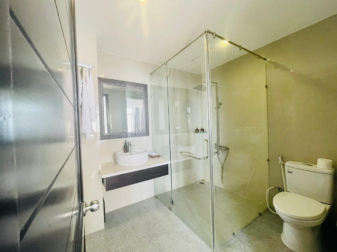Bathroom 3, Queen Palace Hotel Da Nang, Da Nang