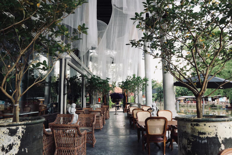 Food & Drinks 4, Chuchaiburi Sri Amphawa, Amphawa