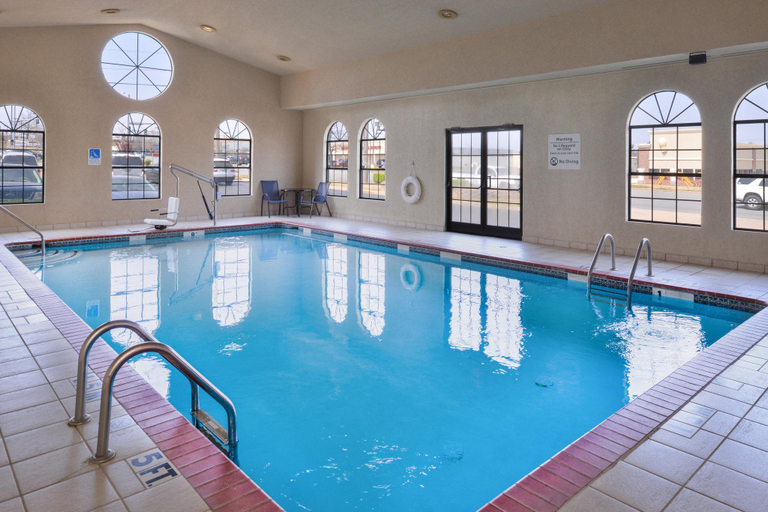 Sport & Beauty, Spark by Hilton North Little Rock, Pulaski