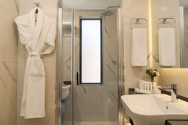 Bathroom 4, Royan Hagia Sophia Istanbul, Radisson Individuals, Fatih