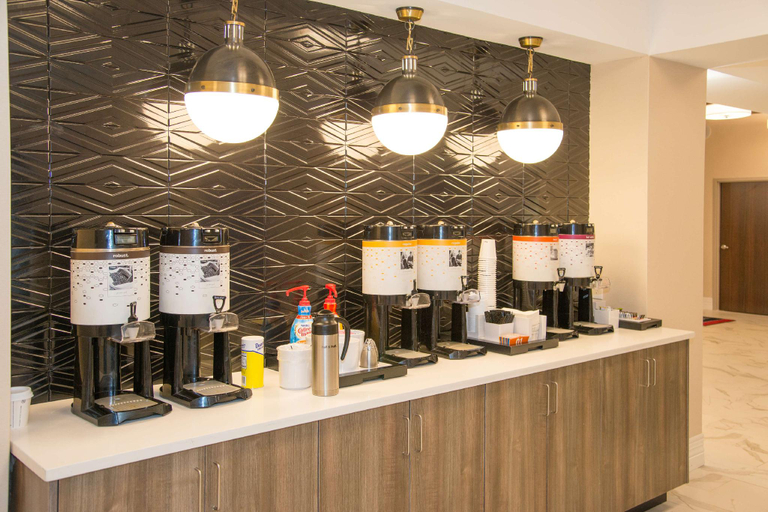Food & Drinks 5, Hampton Inn & Suites Jackson Downtown-Coliseum, Hinds