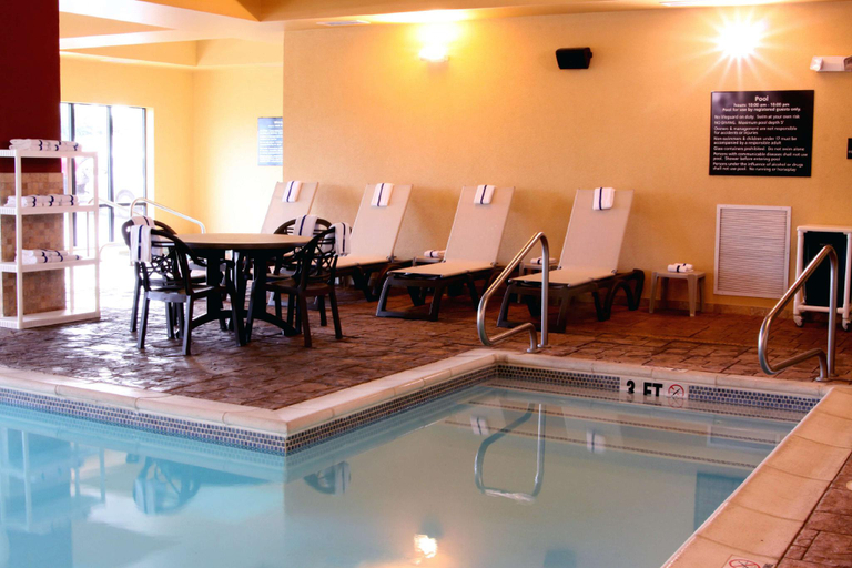 Sport & Beauty, Hampton Inn & Suites Paducah, McCracken