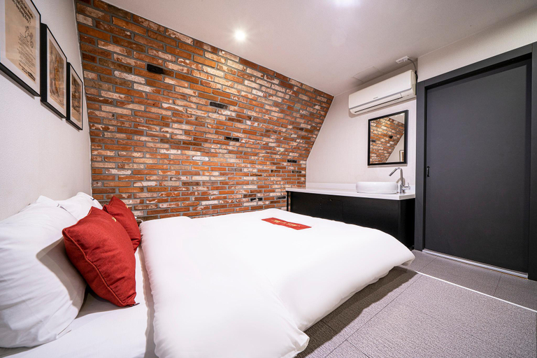 Others 4, Yeonsan Number 25 Hotel, Yeonje