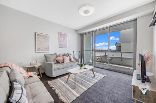 Guestroom, KozyGuru / Burwood / 1 Bed 1 Bath APT+Free Parking NBU001, Sydney
