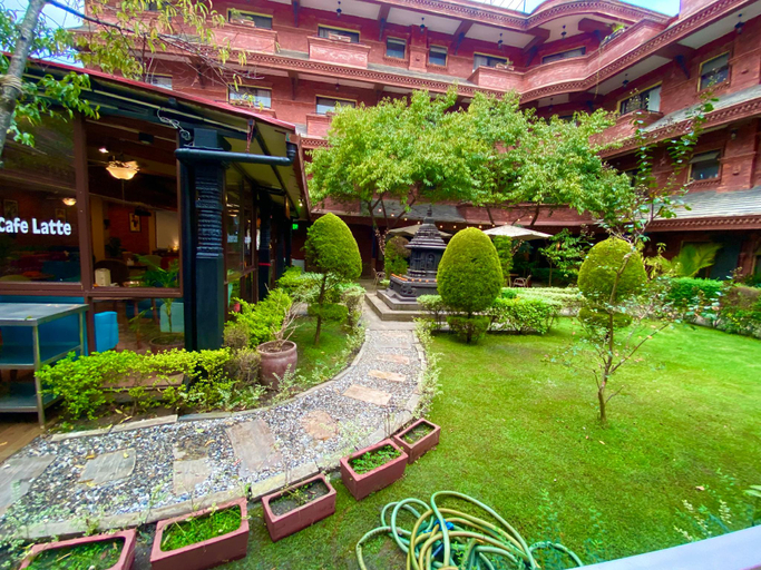 Exterior & Views