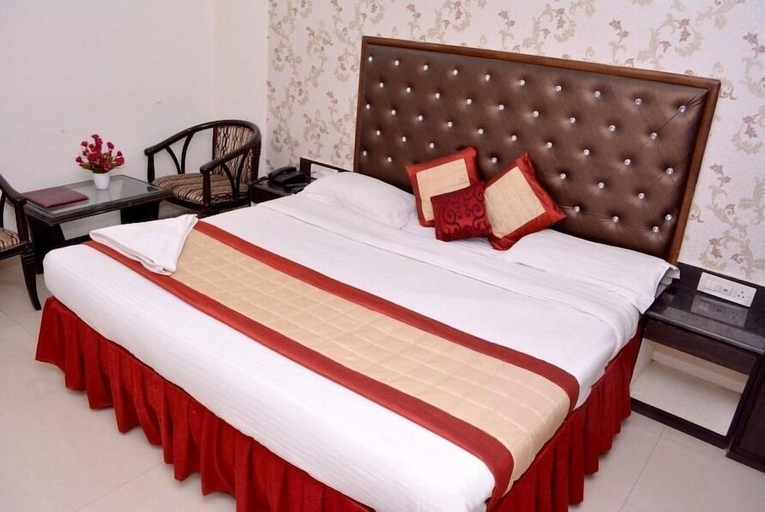 Bedroom 1, Hotel Royal Inn, Gwalior