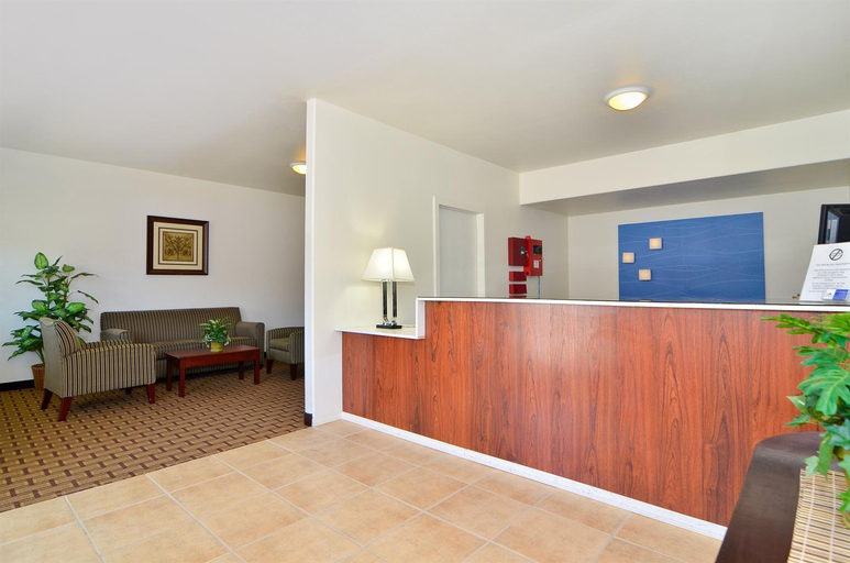 Public Area 2, Baymont by Wyndham Ridgecrest, Kern