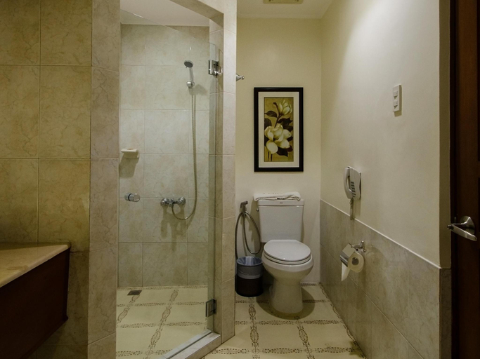 Bathroom 2, Amigo Terrace Hotel, Iloilo City