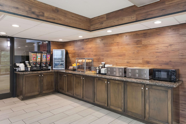 Food & Drinks 4, Surestay Plus By Best Western Gatlinburg, Sevier