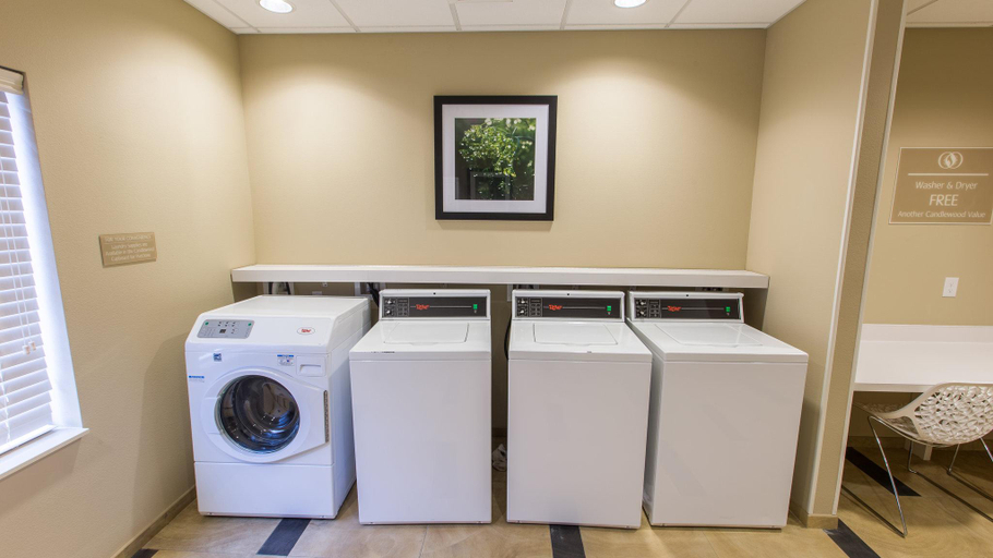 Bathroom 2, Candlewood Suites Overland Park By IHG, Kansas City