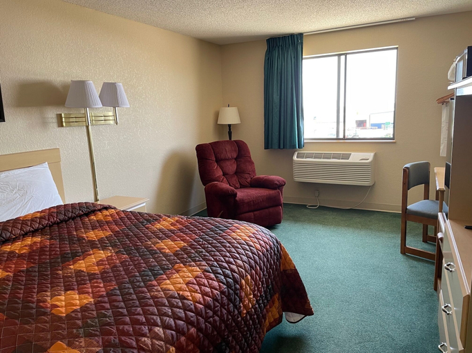 Bedroom 3, Faulkton Inn, Faulk