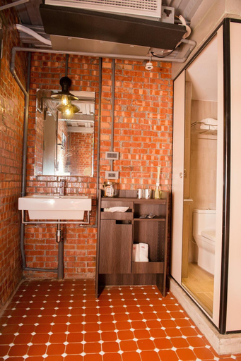 Bathroom 4, The Brick, Tainan