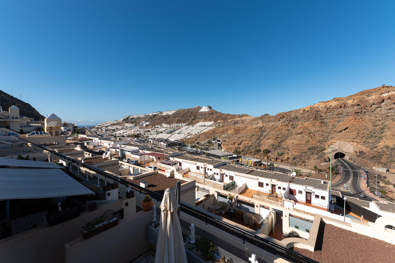Others 5, Comfortable modern house, in a complex with a swimming pool, Las Palmas