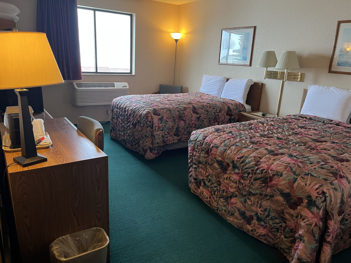 Bedroom 2, Faulkton Inn, Faulk