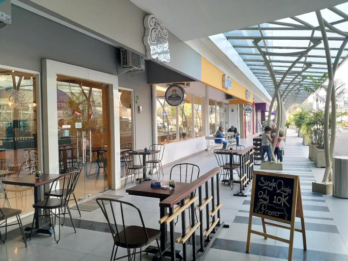 Food & Drinks, Gateway Pasteur Apartement Blue Living Latice, Bandung