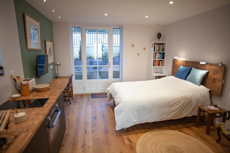 Bedroom 2, LYONEST Chambre d'hôtes, Rhône