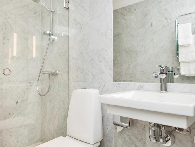 Bathroom 4, Elite Hotel Mollberg, Helsingborg
