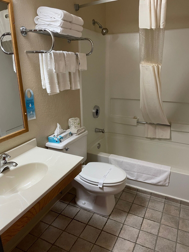 Bathroom, Faulkton Inn, Faulk