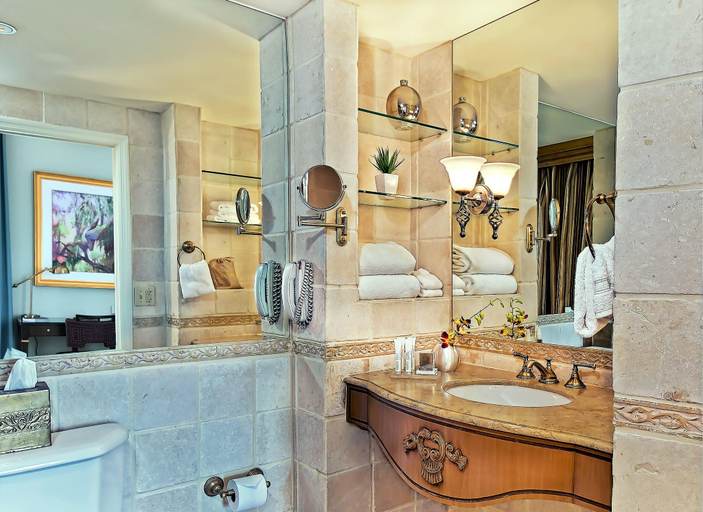 Bathroom 5, Biltmore Hotel - Miami - Coral Gables, Miami-Dade