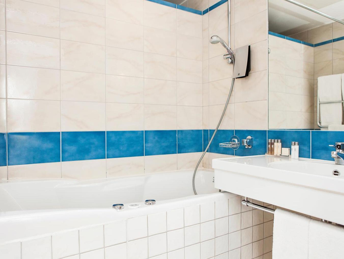 Bathroom 5, Elite Hotel Marina Plaza, Helsingborg