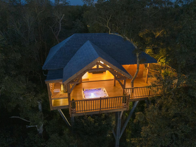 Others 3, Cabane de Prestige avec Jacuzzi et Sauna privatifs, Aude