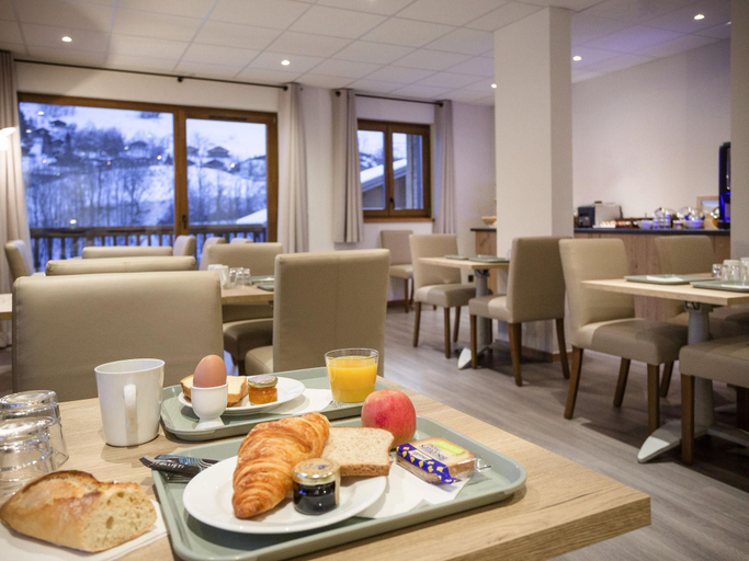 Food & Drinks 5, Adult-Friendly Alpine Flat, Savoie