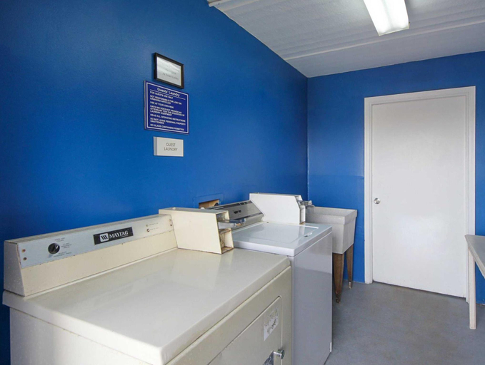 Bathroom 4, Econo Lodge South Padre Island, Cameron