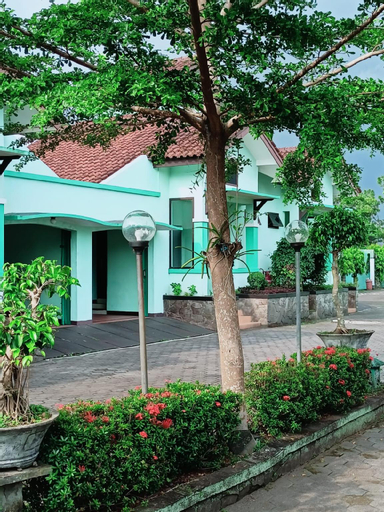 Exterior & Views 3, Magnum Resort & Hotel, Banyumas