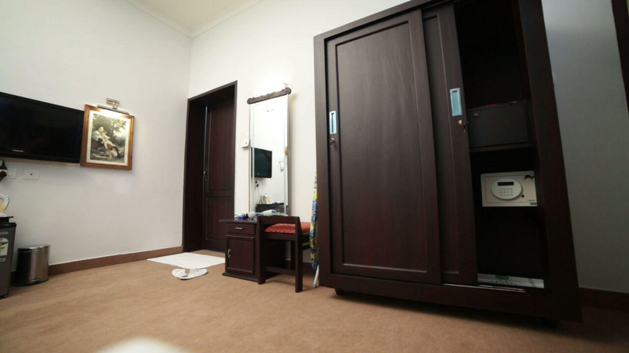 Bathroom 3, Malabar Heritage Hotels, Malappuram