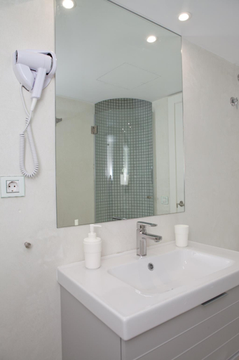 Bathroom 4, Malaga City Breaks, Málaga