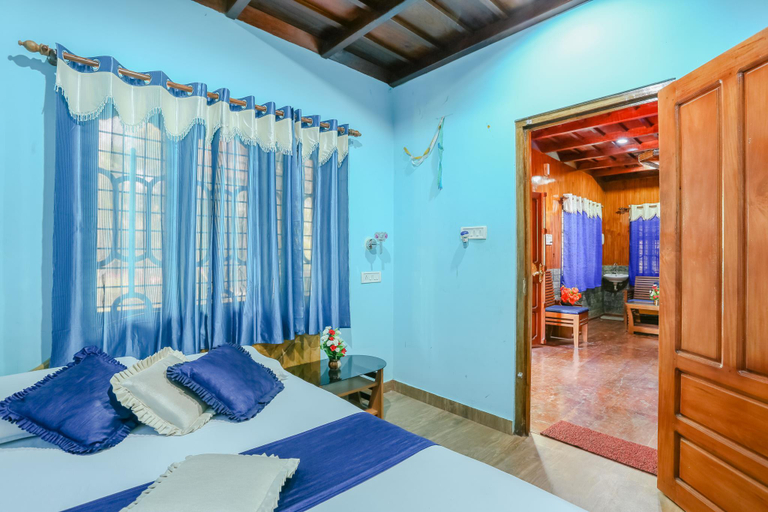 Bedroom 2, Ansmariya Holidays, Idukki