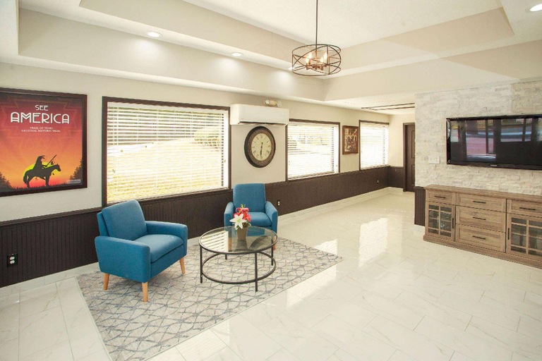Public Area 2, Travelodge by Wyndham Macon West, Bibb