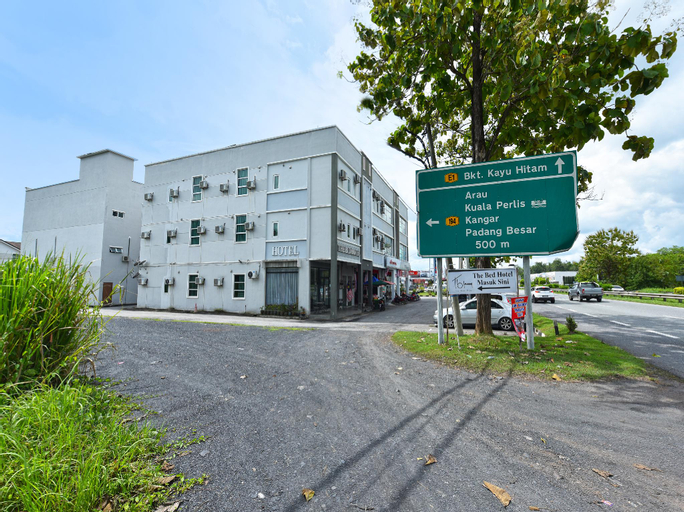 Exterior & Views 9