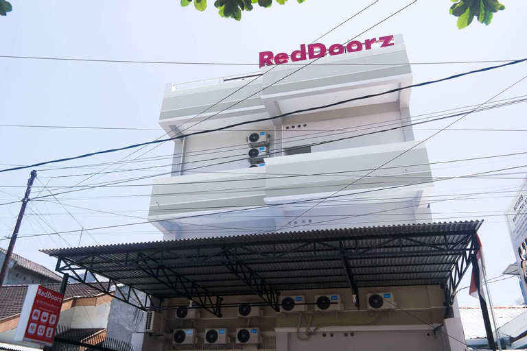RedDoorz near Mall Ratu Indah 3, Makassar