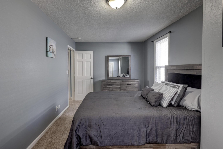 Bedroom 2, Bird House, Jasper