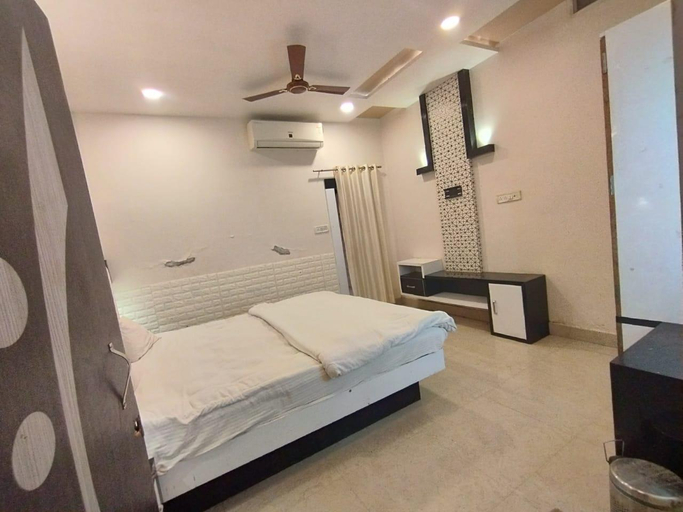 Bedroom 2, Hotel GK Jain, Guna