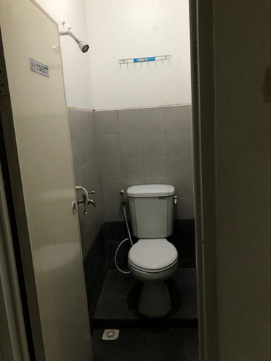 Bathroom 5, Kos Anggrek, Semarang