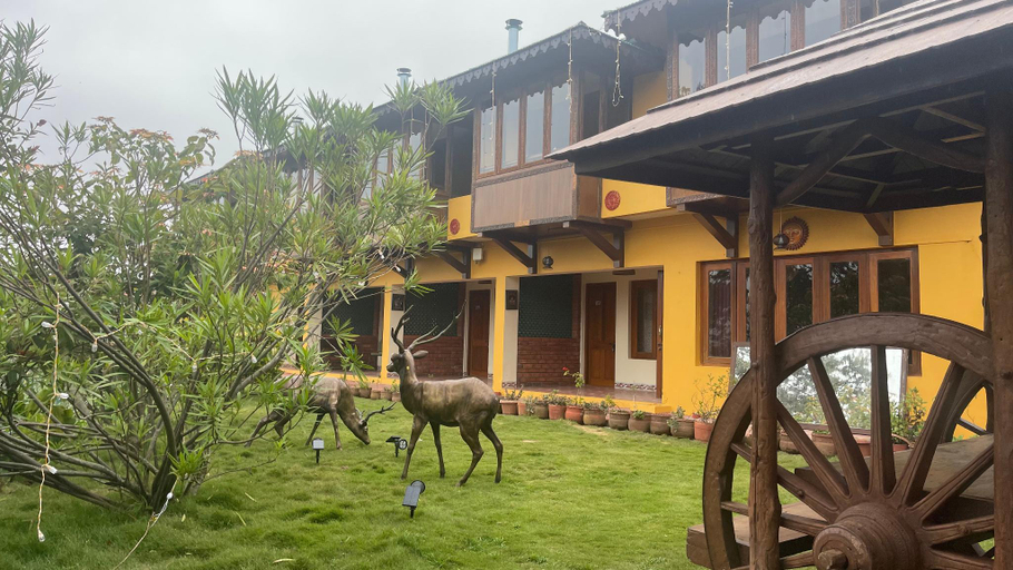 Exterior & Views
