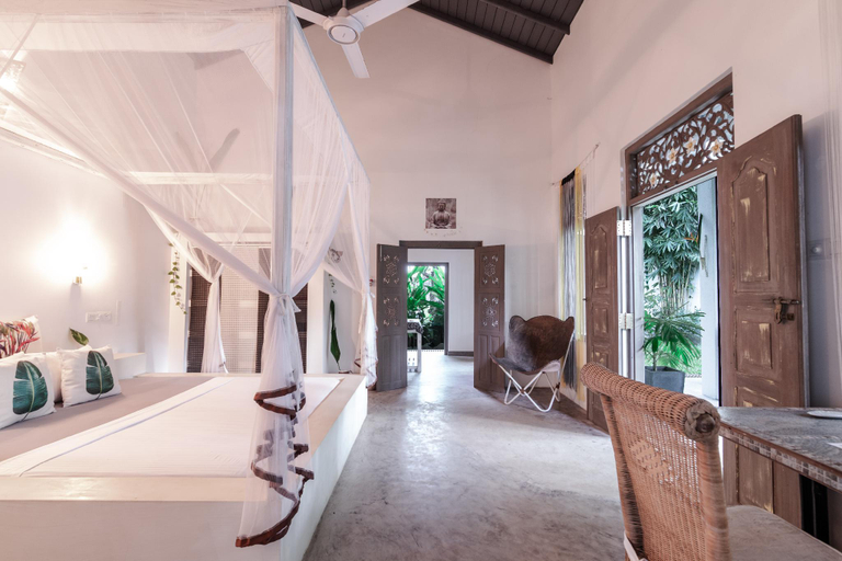 Bedroom 2, Bungalow with outdoor bathroom in ayurveda retreat, Tangalle