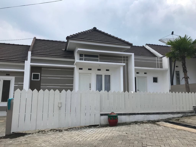 Exterior & Views 1, Villa Hasan Batu, Malang