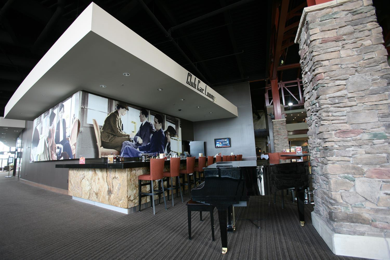 Food & Drinks, PZAZZ! Resort Hotel and Catfish Bend Inn & Spa, Des Moines