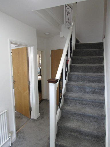 Public Area, The Cambridge Suites -Tas Accommodations, Cambridgeshire