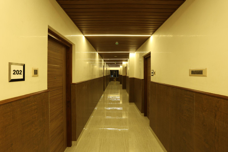 Public Area 2, Minas Manor, Tiruchirappalli