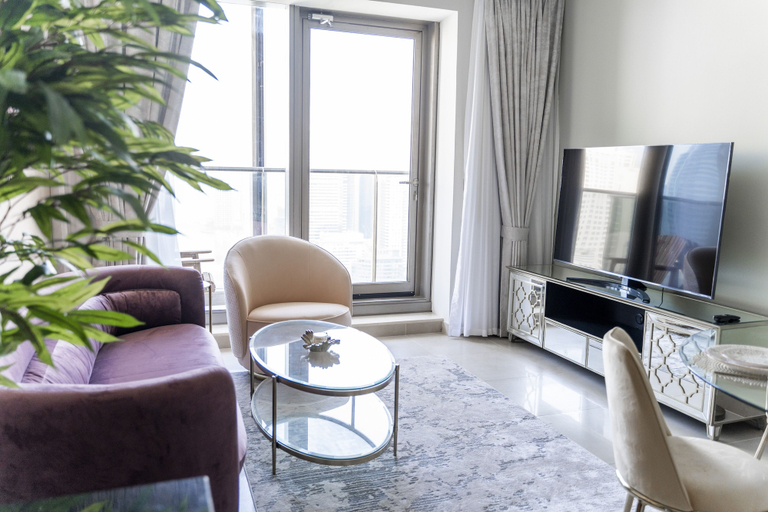Others 4, High floor flat with waterfront view, Dubai