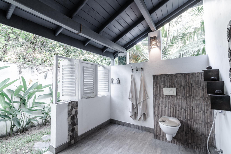 Bathroom, Bungalow with outdoor bathroom in ayurveda retreat, Tangalle
