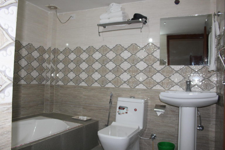 Bathroom 4, Hotel Bodhgaya Inn, Gaya