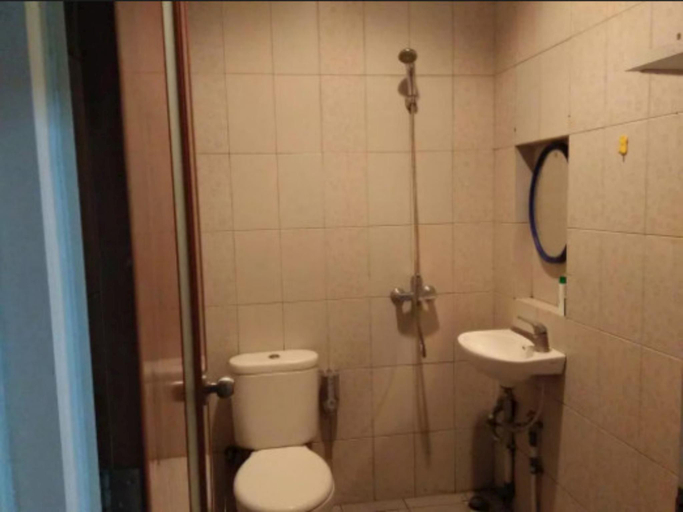 Bathroom, MTC Mega Mas Apartment, Manado